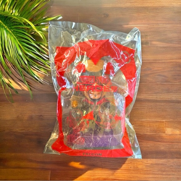 NEW 2020 McDonald’s Marvel Studios Heroes Happy Meal Toy – Falcon - Picture 1 of 5